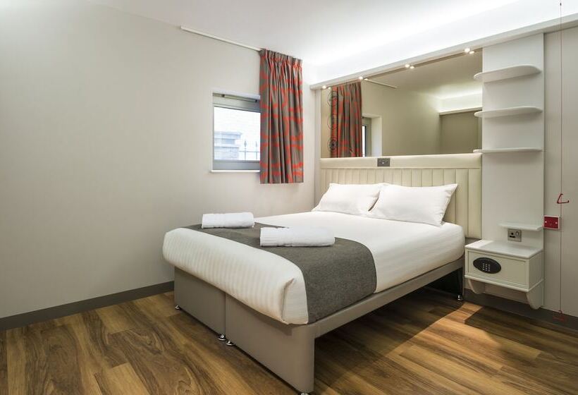身障者適用スタンダードルーム, Point A Hotel London Shoreditch
