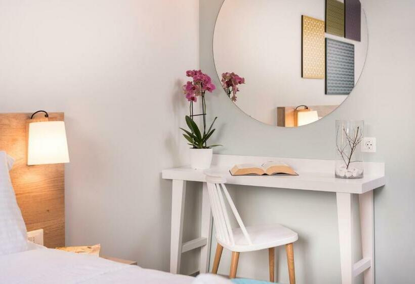 Deluxe Studio, Irini Stalos Apartments