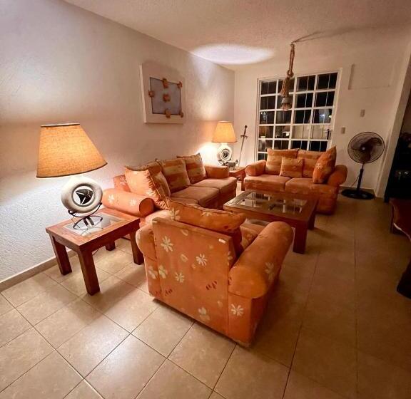 خانه 3 خوابه, La Casita De Peter En Ixtapa