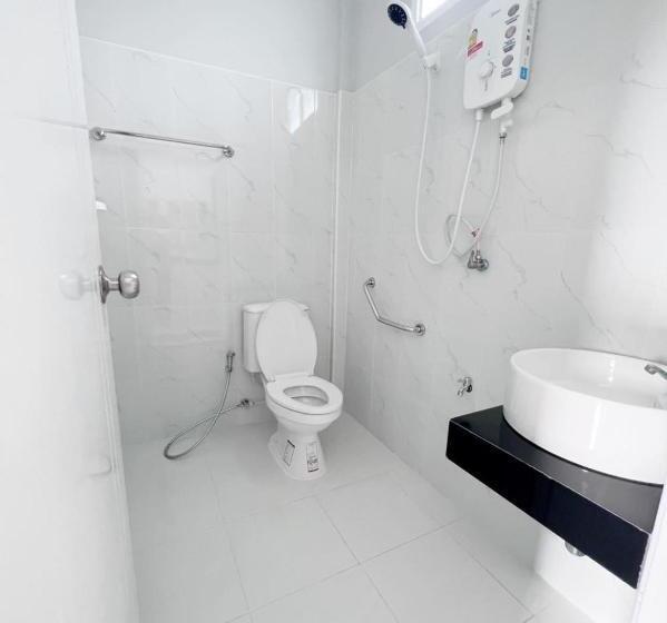 Номер Deluxe, Bm Beach Resort Satun บีเอ็มบีชรีสอร์ท
