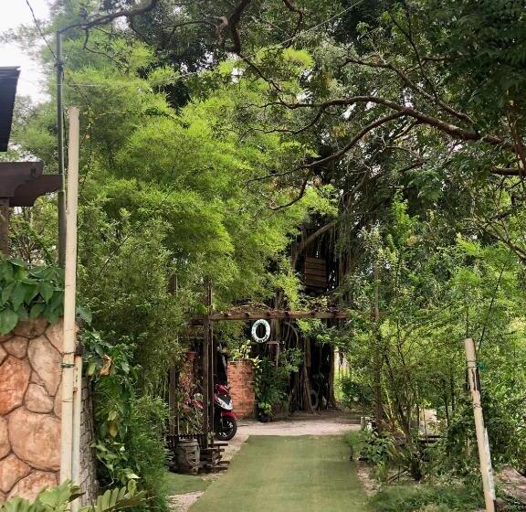 کلبه ییلاقی, Rumapoko Guesthouse