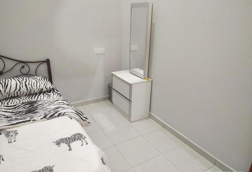 Дом 3 Спальни, Amara Homestay Kuantan