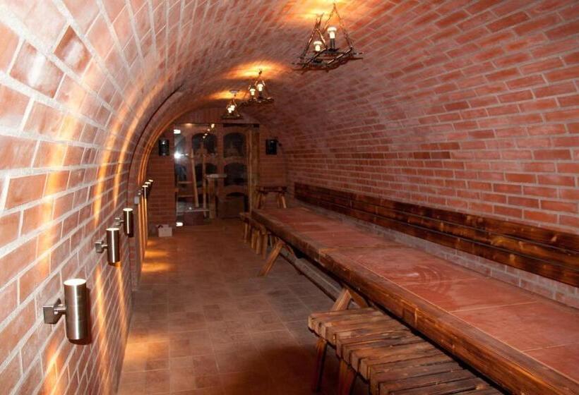 Четырехместный Номер Deluxe, Q Ranch