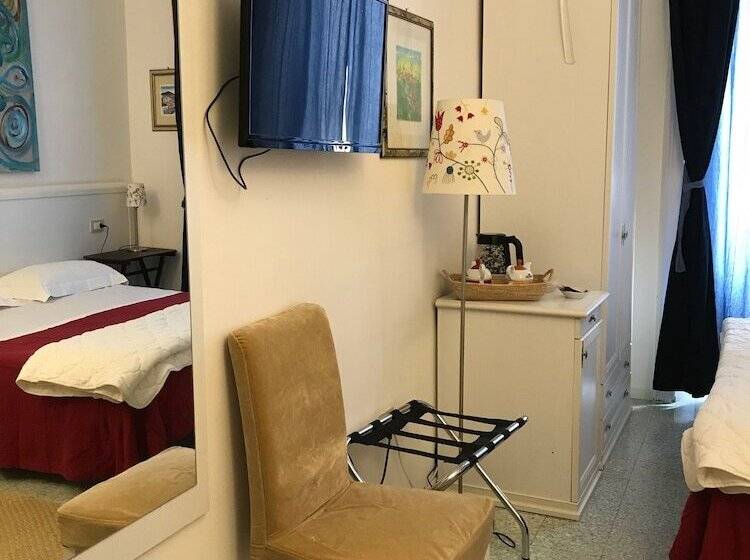 Номер Стандарт с Балконом, B&b Nike   Rooms Only