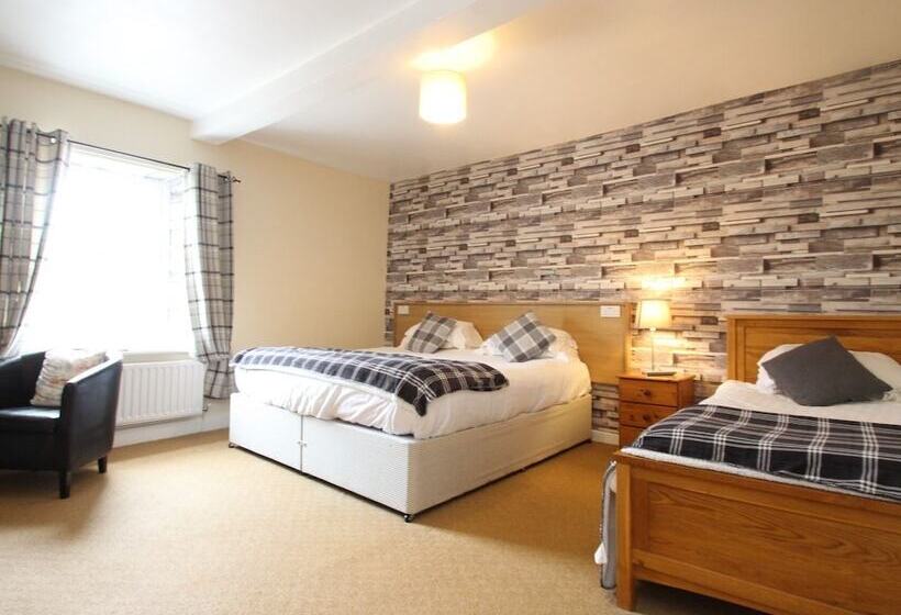 חדר סטנדרט לשלושה, Acorn Guest House