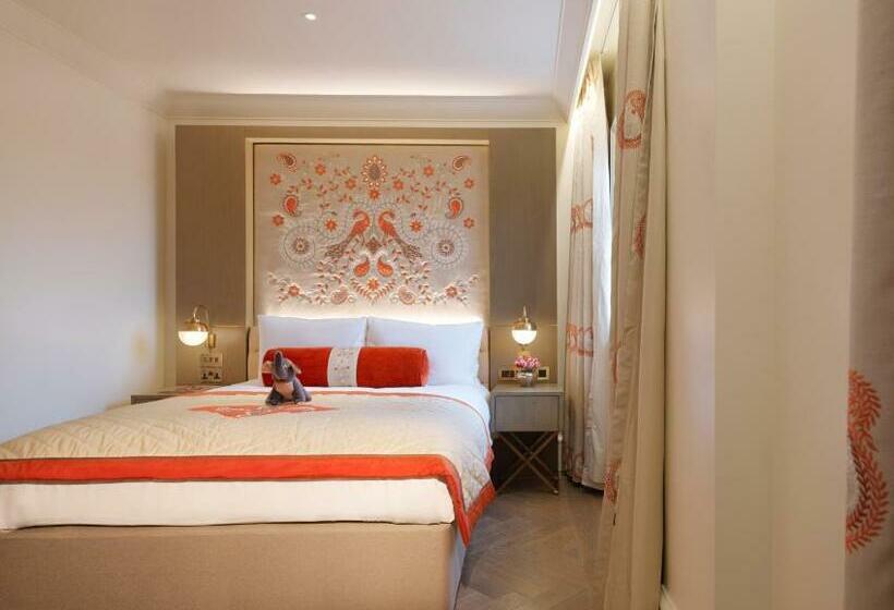 Номер Стандарт, The Lalit London