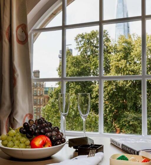 Люкс, The Lalit London