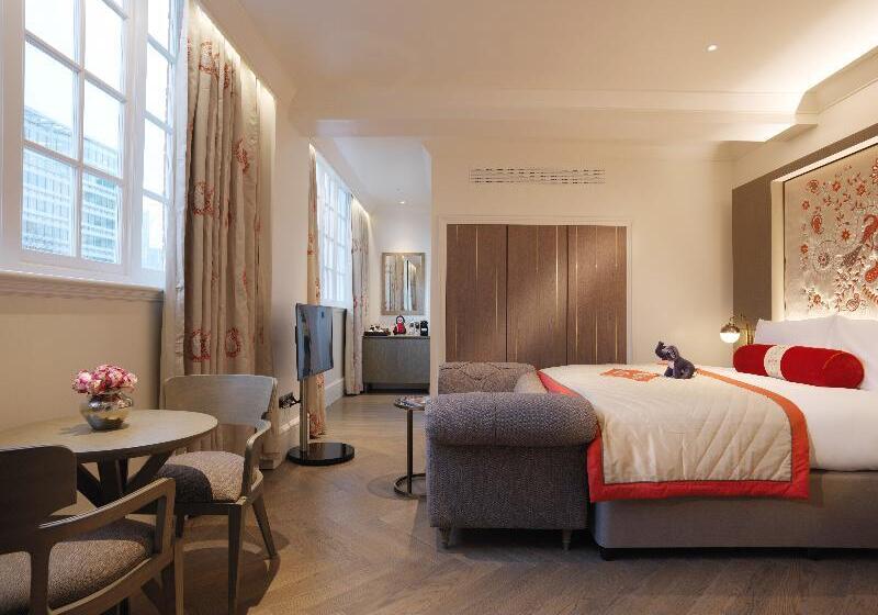 Номер Стандарт, The Lalit London