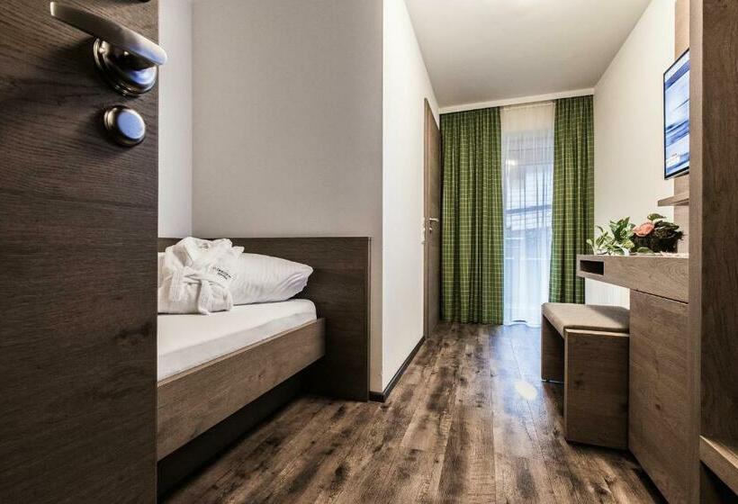 Номер Стандарт Индивидуальный с Балконом, Aktivhotel Tuxerhof
