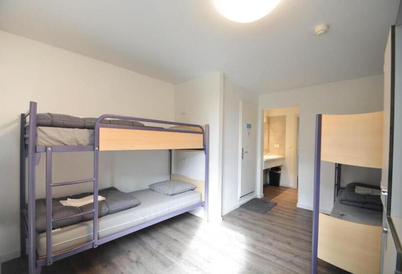 Номер Стандарт Трехместный, Auberge De Jeunesse De La Roche Champlon