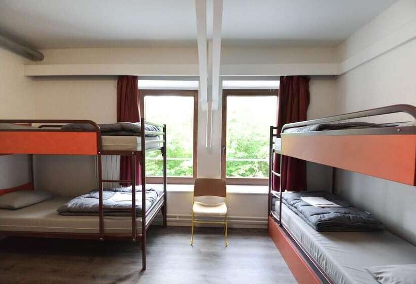 Номер Стандарт, Auberge De Jeunesse De La Roche Champlon