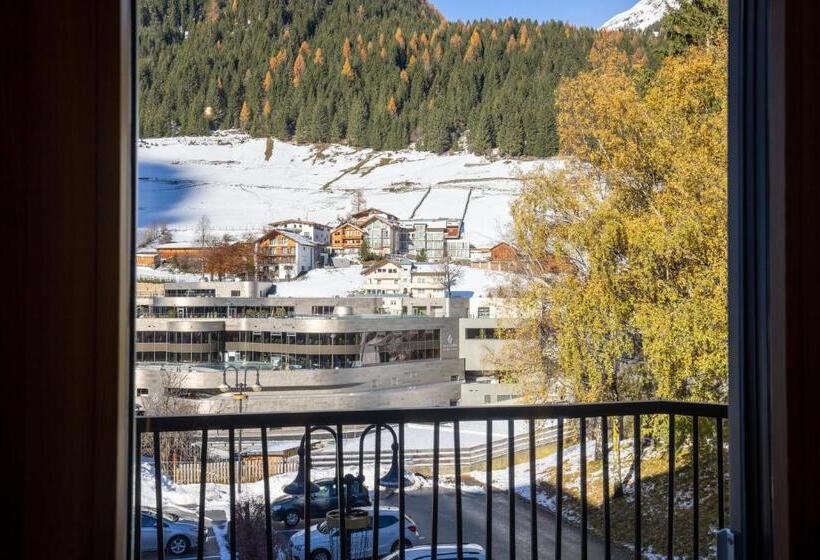 Апартаменты 2 Спальни с Балконом, Alpenresidenz Trisanna