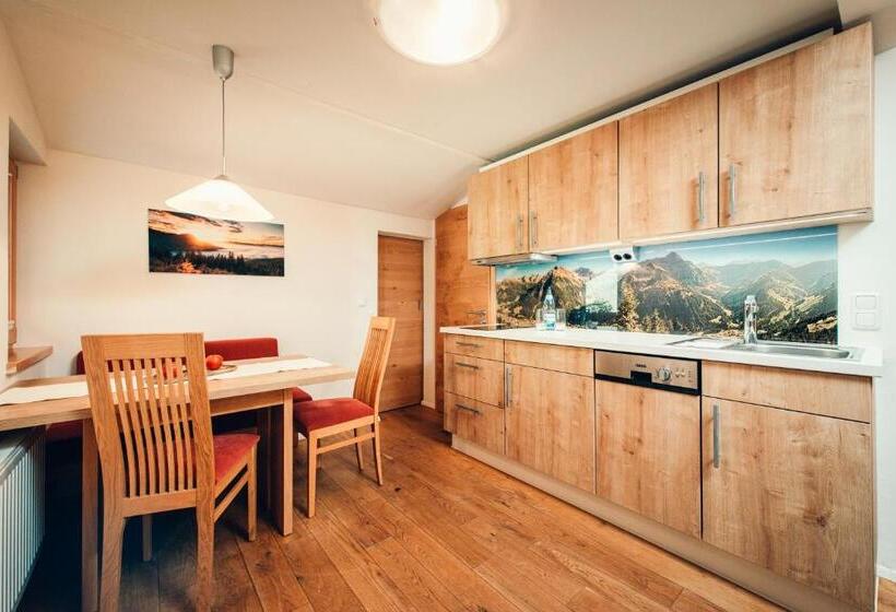 Семейный Номер, Ferienhotel Almajur