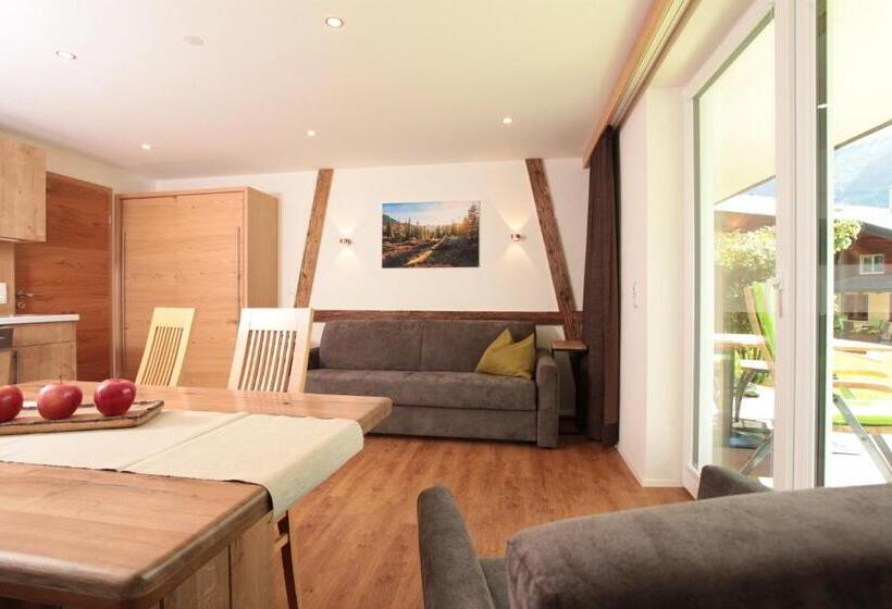 Семейный Номер, Ferienhotel Almajur