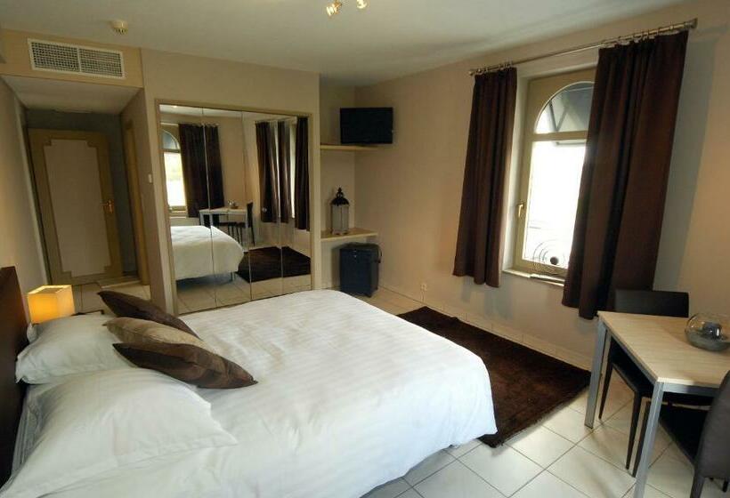 Четырехместный Номер Стандарт, Hôtel Le Saint Loup