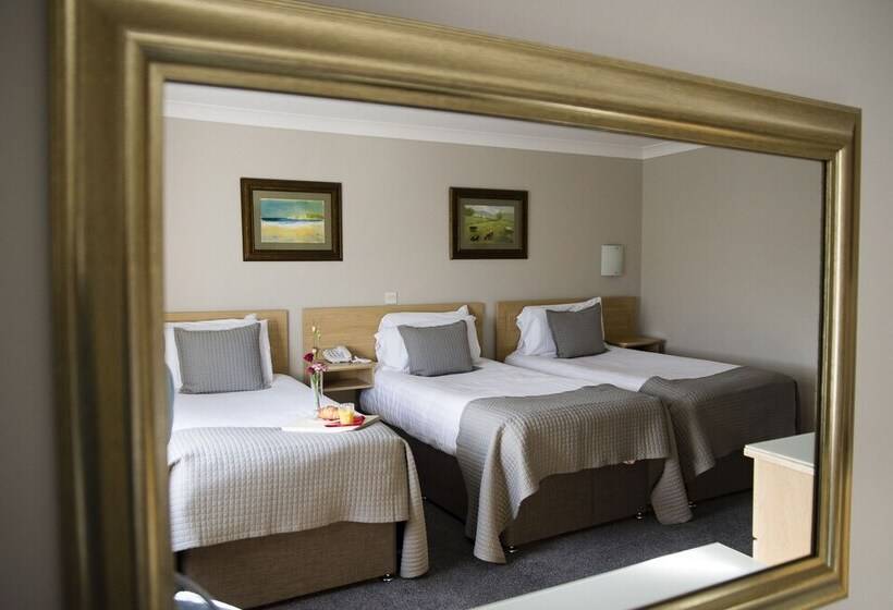 Семейный Номер, The Harbour Inn