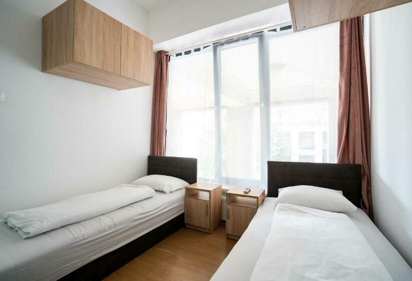 标准间, Wow City Hostel