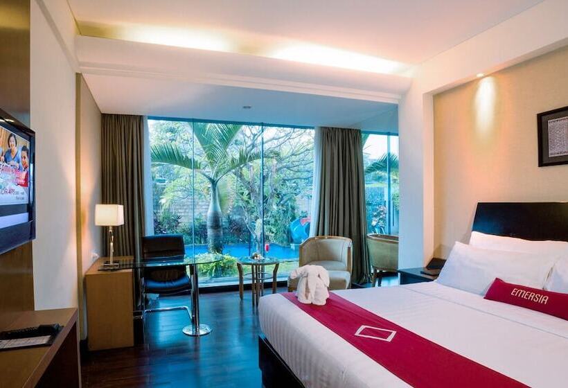 풀전망 이그제큐티브 룸, Emersia Hotel And Resort
