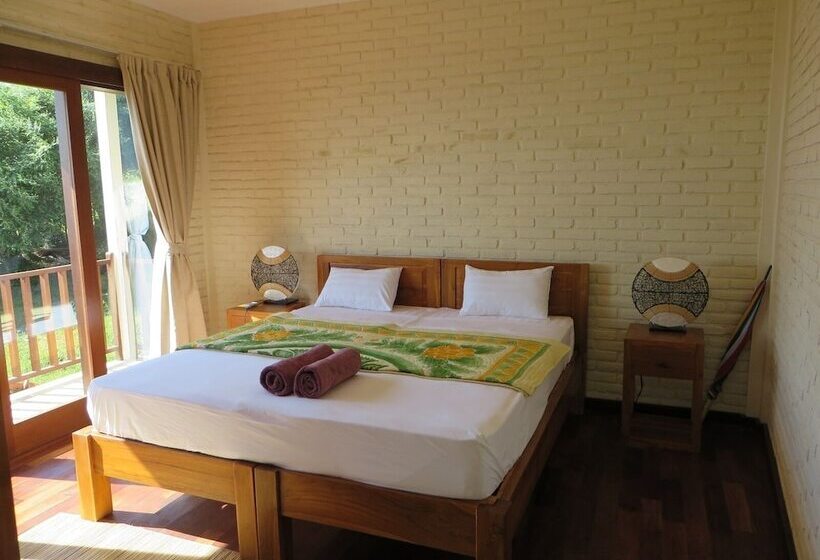 プールビュースタンダードルーム, Jukung Dive Resort Bali Amed