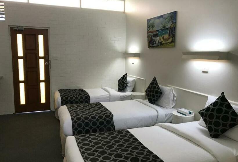 اتاق لوکس سه تخته, Coffs Shearwater Motel