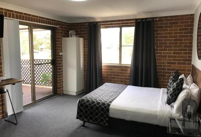 اتاق لوکس با بالکن, Coffs Shearwater Motel