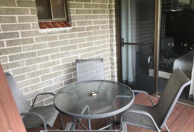 اتاق لوکس با بالکن, Coffs Shearwater Motel