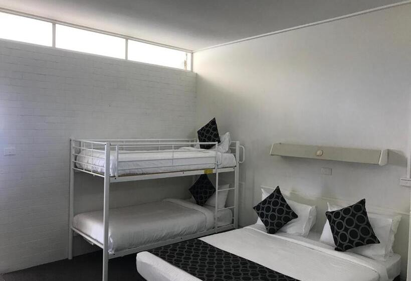 اتاق خانوادگی, Coffs Shearwater Motel