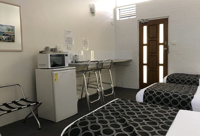 اتاق لوکس سه تخته, Coffs Shearwater Motel