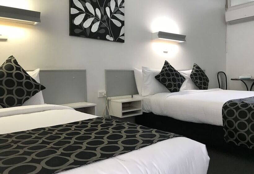 اتاق اجرایی سه نفره, Coffs Shearwater Motel