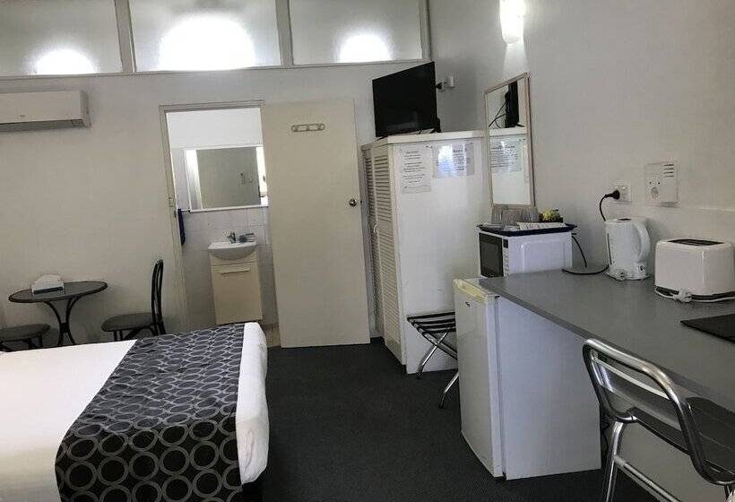 اتاق اجرایی سه نفره, Coffs Shearwater Motel