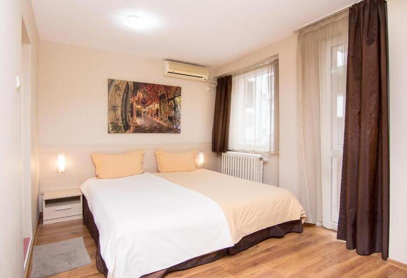 Номер Стандарт, Family Hotel Madrid