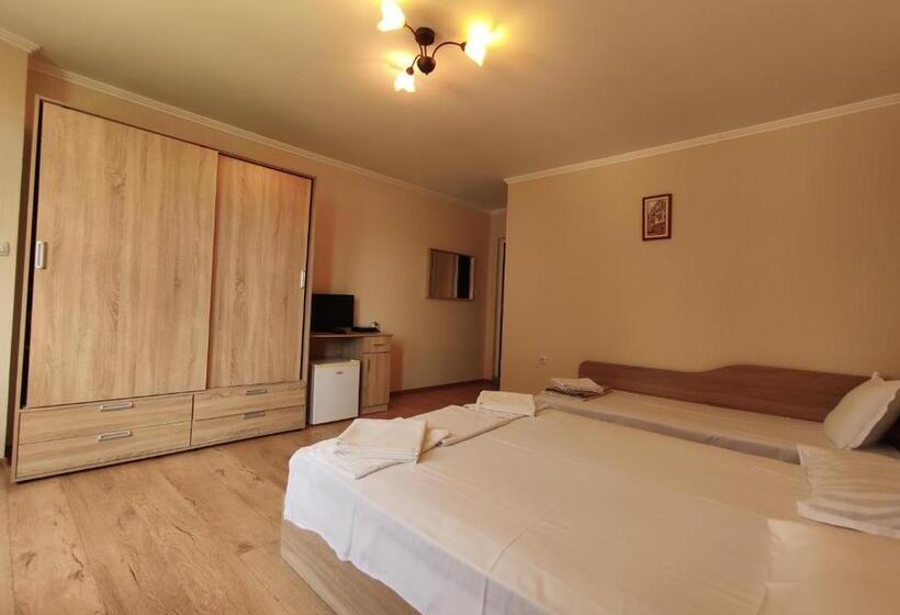 اتاق استاندارد با بالکن, Family Hotel Slavianska Dusha