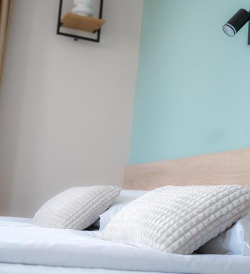 اتاق اکونومی, Family Hotel Slavianska Dusha