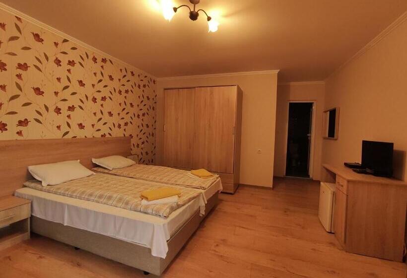 バルコニー付きスタンダードルーム, Family Hotel Slavianska Dusha