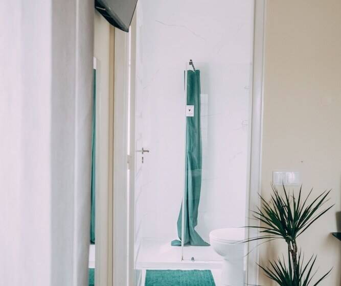 标准间, Green Coast Surf House