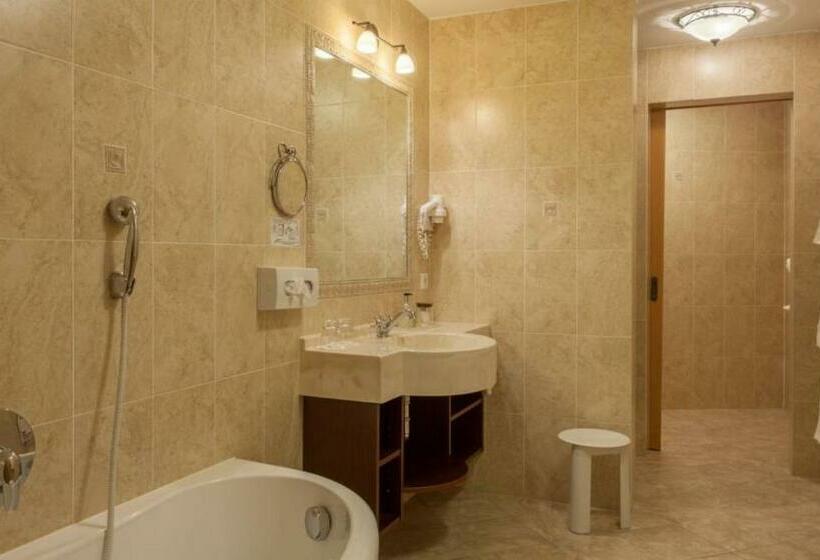 Люкс с Балконом, Alphotel Tyrol