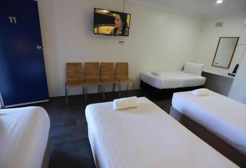 家庭间, Reign Inn Newcastle