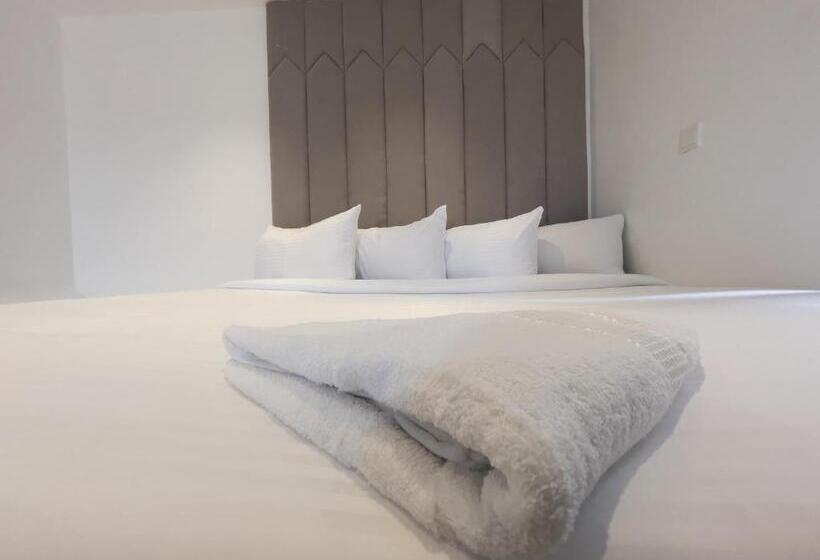 استودیوی لوکس, Luxe Apartments Surulere