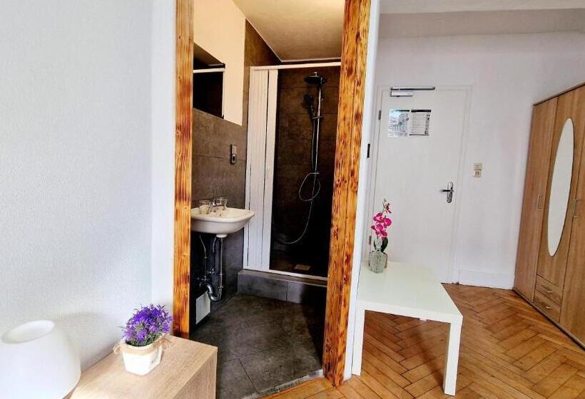 스탠다드 스튜디오, Zur Schönen Lau  Monteurzimmer