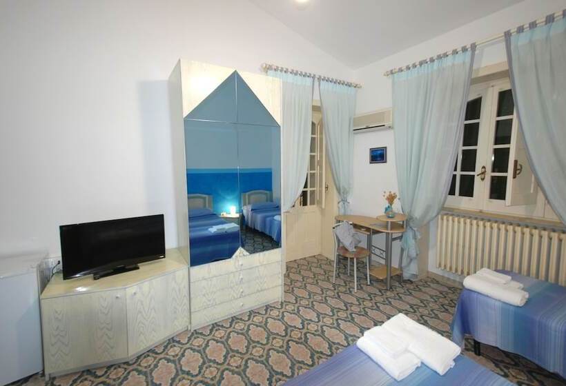 اتاق استاندارد چهار تخته, Villa Quattro Pini