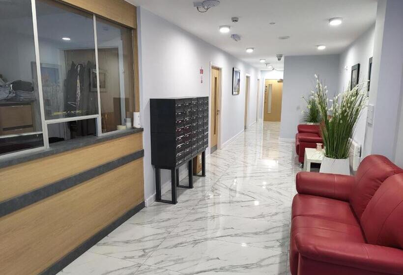 Номер Стандарт, Liverpool Stays   Kempston Court