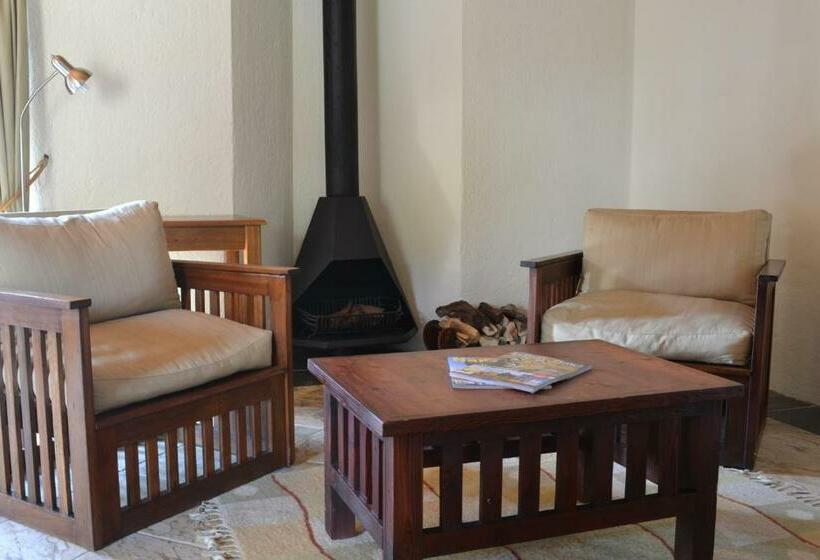 اتاق استاندارد سه نفره, Rössmund Lodge
