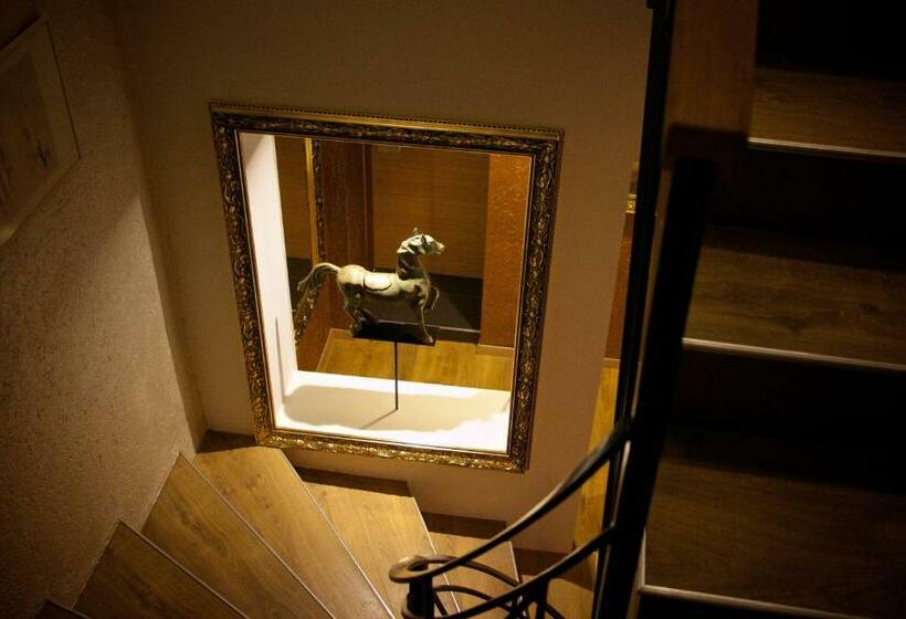 클래식 스위트, Marathon