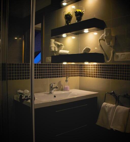 스탠다드 룸, Marathon