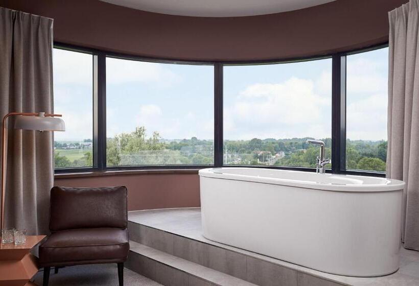 Superior Suite, Corendon Amsterdam Schiphol Airport, a Tribute Portfolio Hotel