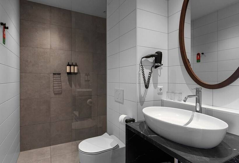 Pokój Standard z Widokiem, Corendon Amsterdam Schiphol Airport, a Tribute Portfolio Hotel