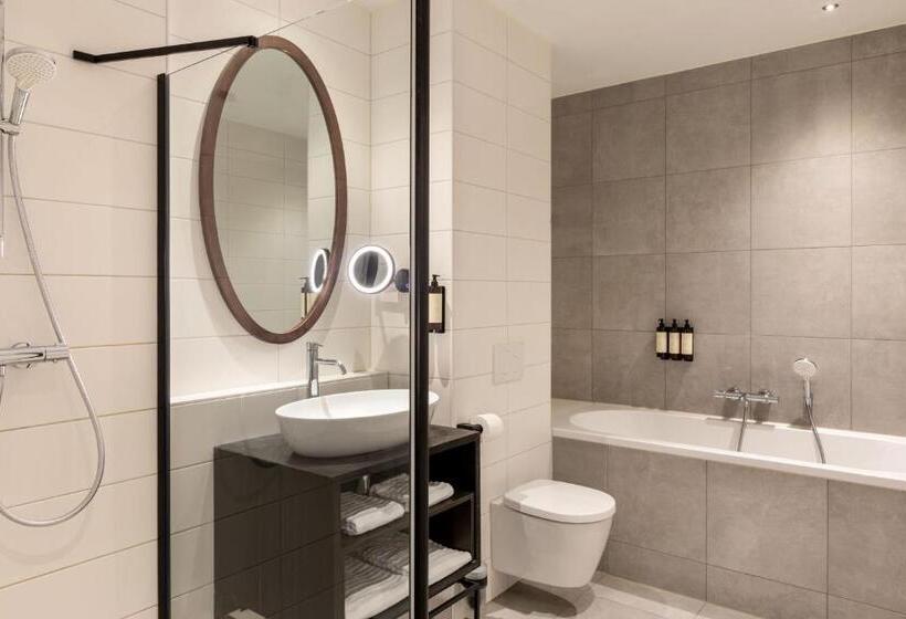Junior Suite Łóżko King Size, Corendon Amsterdam Schiphol Airport, a Tribute Portfolio Hotel