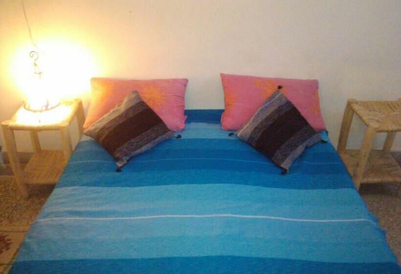 اتاق استاندارد با سرویس بهداشتی مشترک, Chambres D Hôtes Les Amis