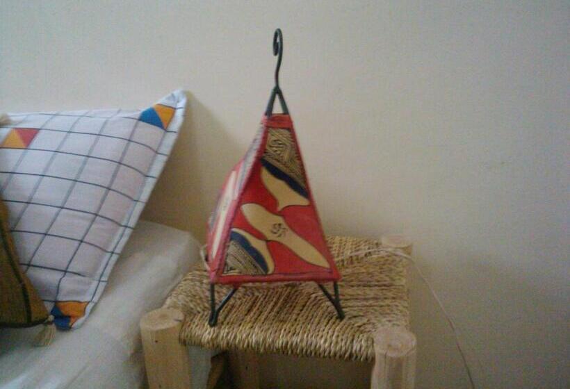 اتاق استاندارد با سرویس بهداشتی مشترک, Chambres D Hôtes Les Amis