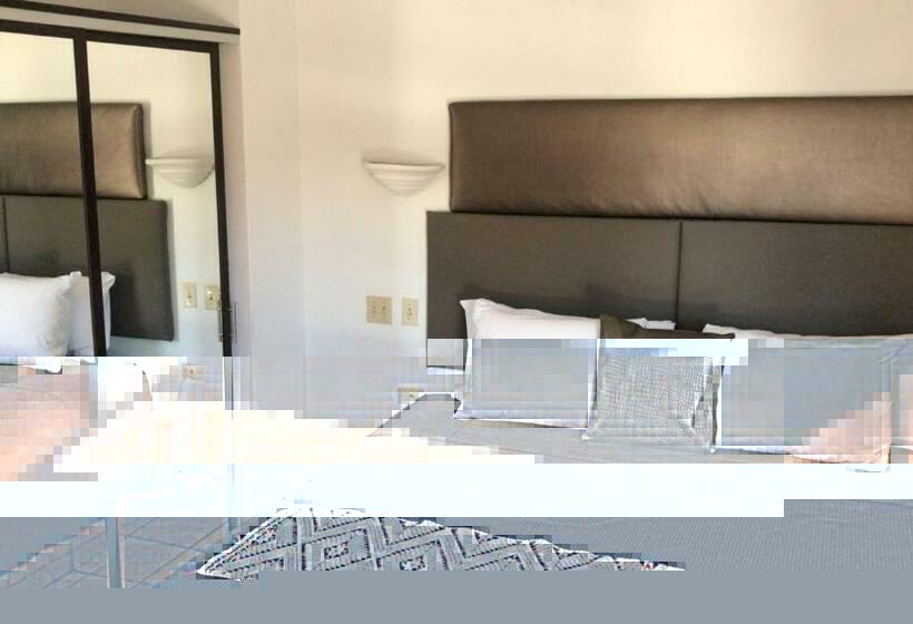 סוויטה דלוקס, Colonial De Nogales